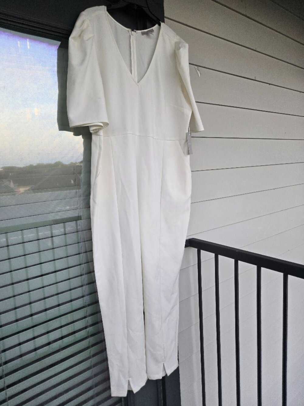 Chelsea28 Ivory V-Neck Short Sleeve Jumpsuit